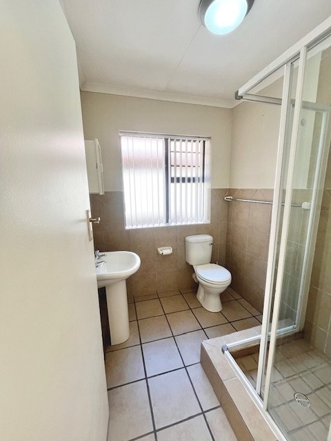To Let 3 Bedroom Property for Rent in Hersham Western Cape